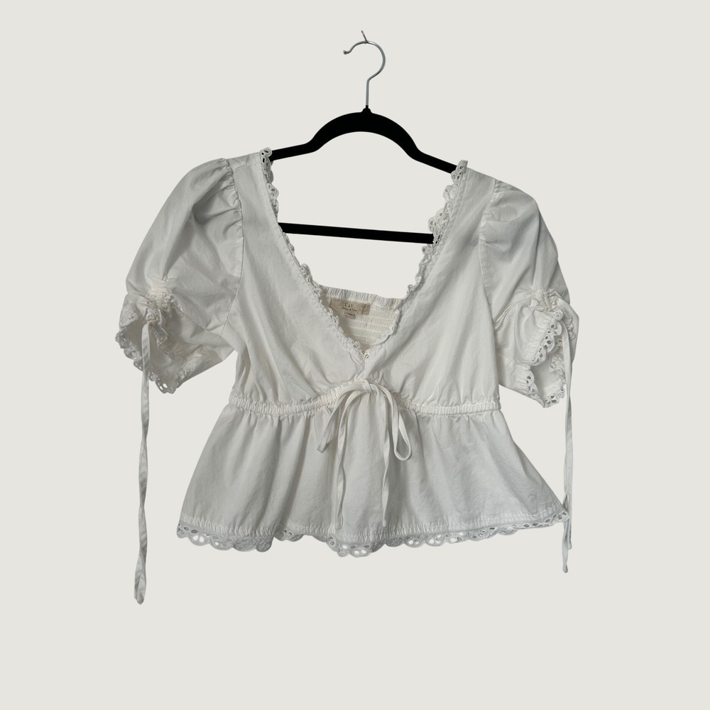 Chelsea & Violet Peplum Top Size XS White Cotton Eyelet Lace Puff Sleeve Peasant